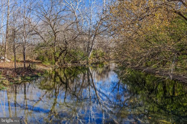 43 SCARBORO DR, Bunker Hill, WV 25413