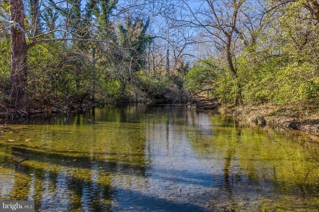 43 SCARBORO DR, Bunker Hill, WV 25413