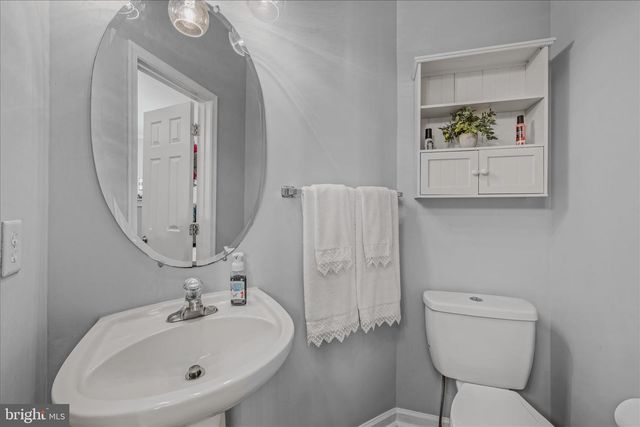 43 SCARBORO DR, Bunker Hill, WV 25413