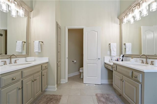 4504 NE Dick Howser Drive, Lee's Summit, MO 64064