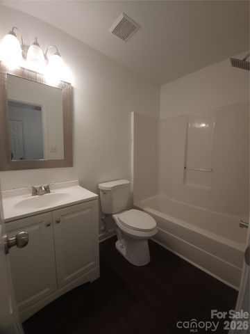 8103 Lamplighter Place, Charlotte, NC 28217