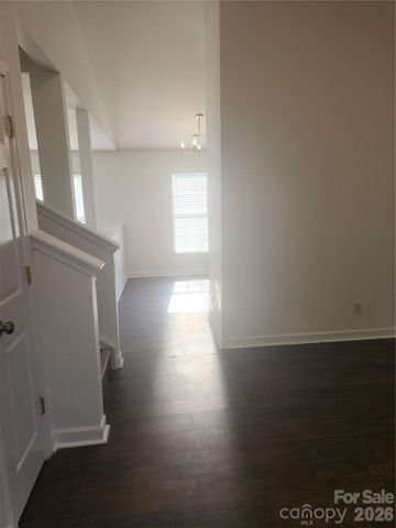 8103 Lamplighter Place, Charlotte, NC 28217