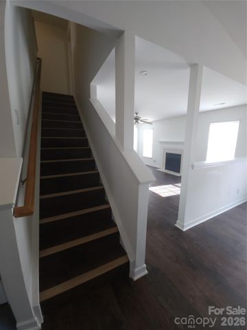 8103 Lamplighter Place, Charlotte, NC 28217