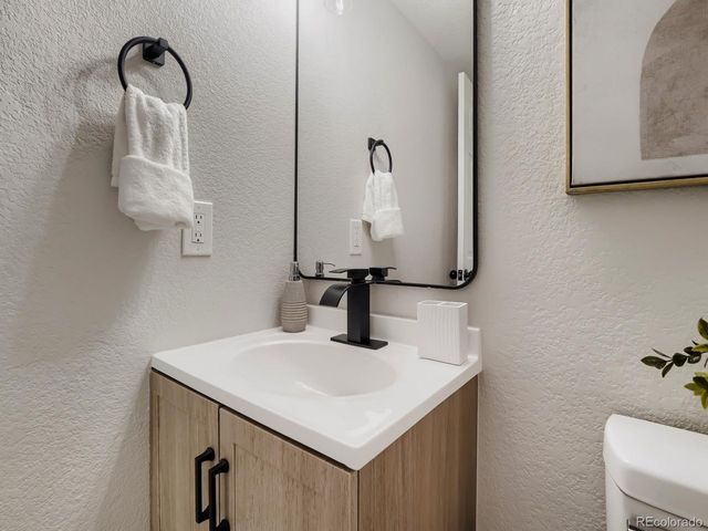 17694 E Loyola Dr A, Aurora, CO 80013