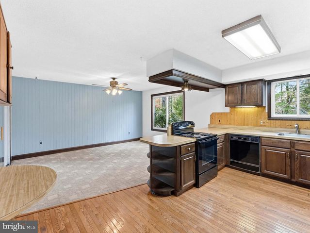 40 WOODSTONE DR, Voorhees, NJ 08043