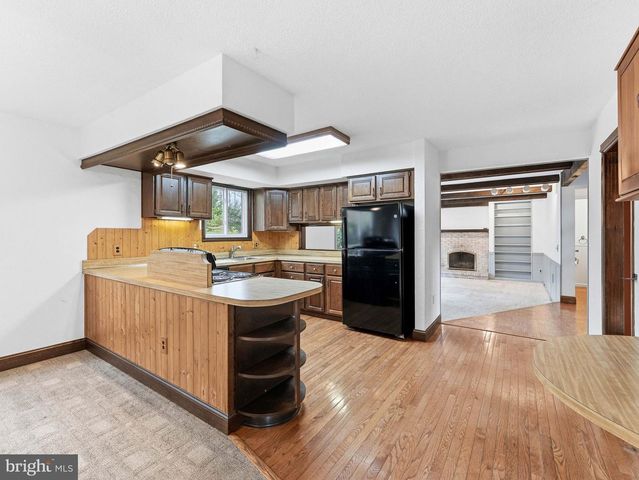 40 WOODSTONE DR, Voorhees, NJ 08043