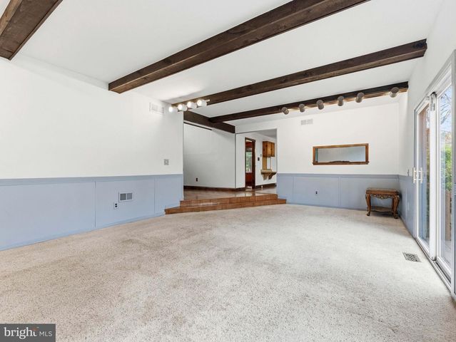 40 WOODSTONE DR, Voorhees, NJ 08043