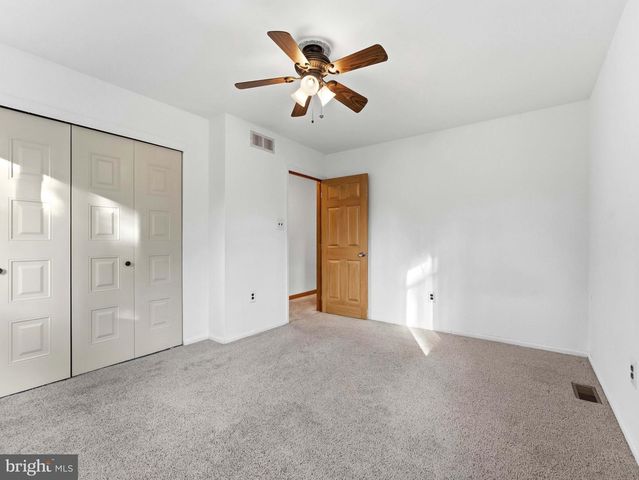 40 WOODSTONE DR, Voorhees, NJ 08043