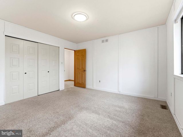 40 WOODSTONE DR, Voorhees, NJ 08043