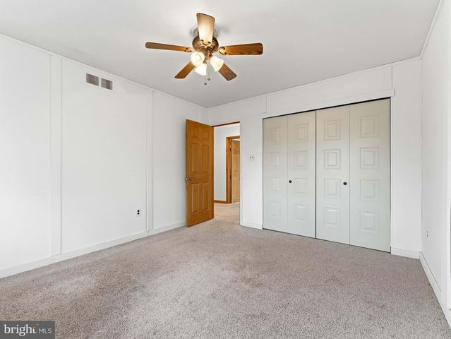 40 WOODSTONE DR, Voorhees, NJ 08043