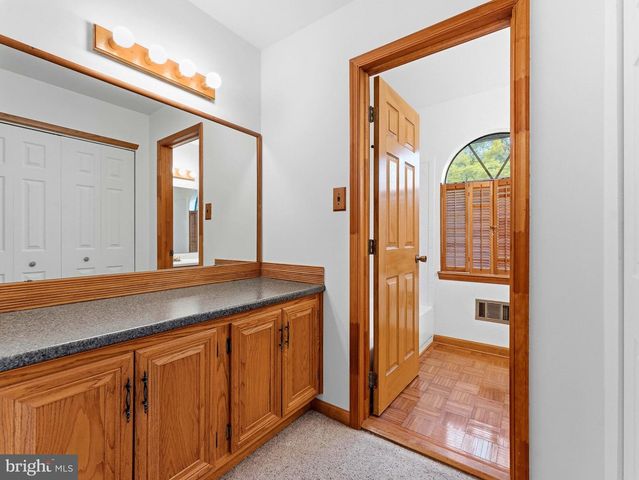 40 WOODSTONE DR, Voorhees, NJ 08043