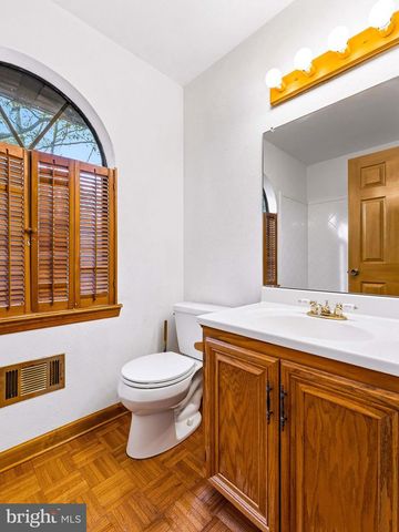 40 WOODSTONE DR, Voorhees, NJ 08043