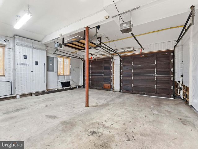 40 WOODSTONE DR, Voorhees, NJ 08043