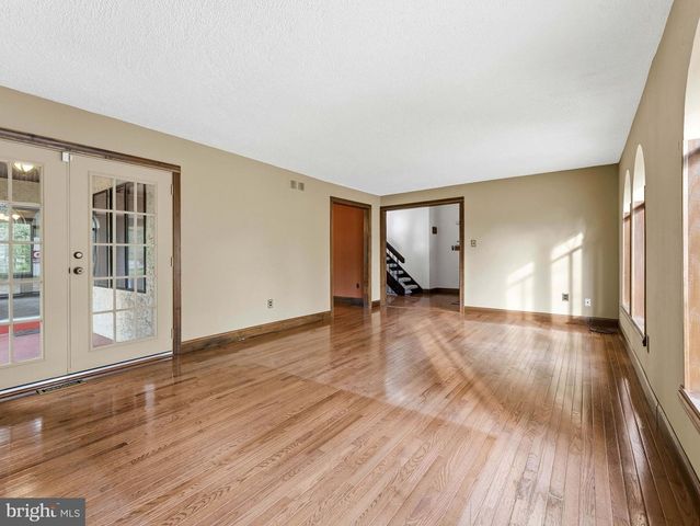 40 WOODSTONE DR, Voorhees, NJ 08043