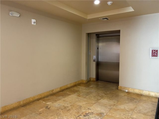 43 East Agate Avenue 405, Las Vegas, NV 89123