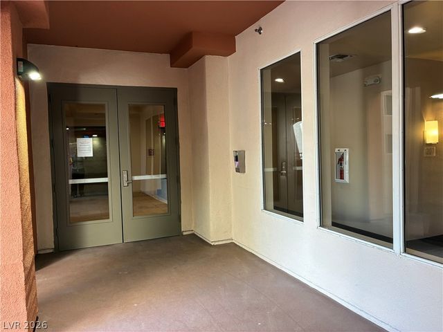 43 East Agate Avenue 405, Las Vegas, NV 89123