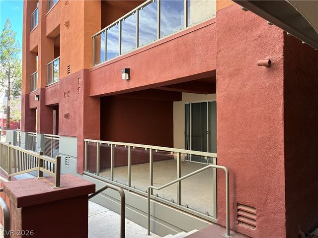 43 East Agate Avenue 405, Las Vegas, NV 89123