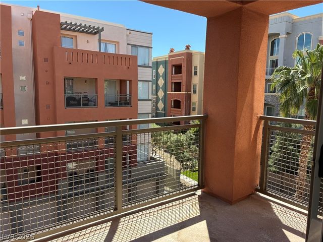 43 East Agate Avenue 405, Las Vegas, NV 89123