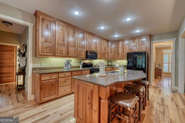 2171 Big Pine Drive, Hiawassee, GA 30546