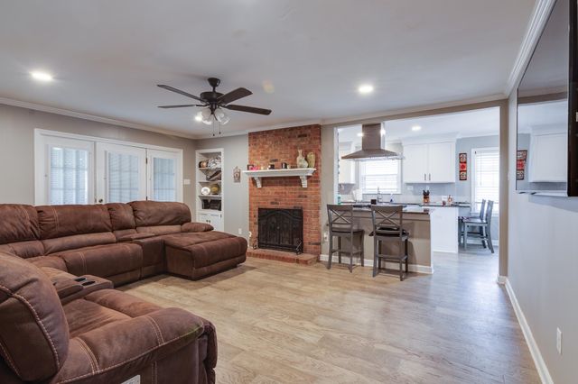 6764 SUNBURST CV, Memphis, TN 38119