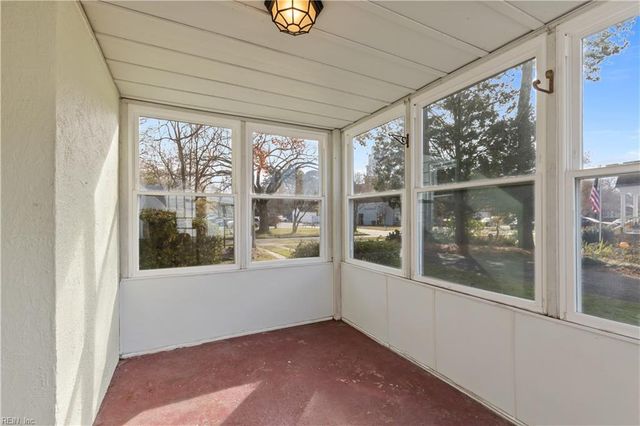 9525 Selby PL, Norfolk, VA 23503