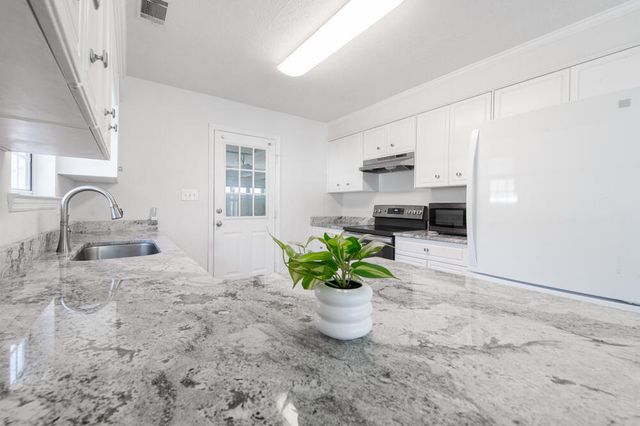 328 St Julian Place, North Augusta, SC 29860