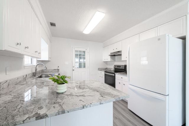 328 St Julian Place, North Augusta, SC 29860