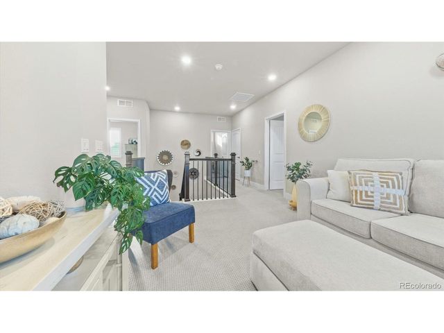 27994 E Indore Dr, Aurora, CO 80016