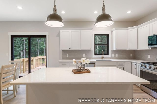 404 Sabine Drive 9, Muskegon, MI 49442