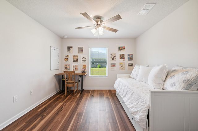 6721 Sarah Ann Way, Laurel Hill, FL 32567