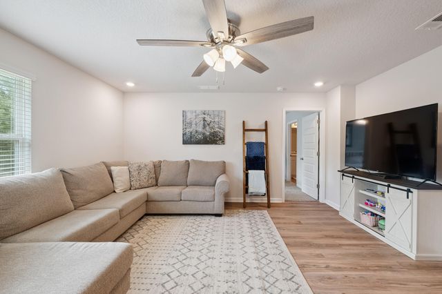 6721 Sarah Ann Way, Laurel Hill, FL 32567