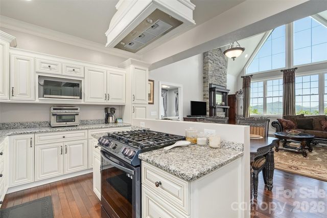 114 Nesting Ridge, Waynesville, NC 28785