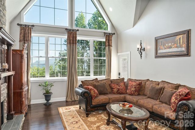 114 Nesting Ridge, Waynesville, NC 28785