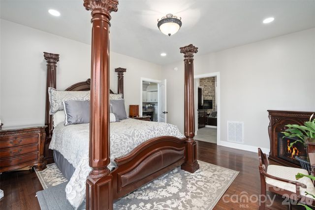 114 Nesting Ridge, Waynesville, NC 28785