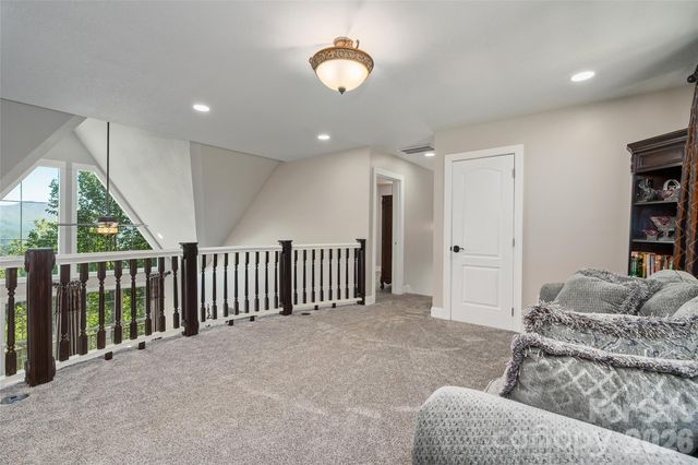 114 Nesting Ridge, Waynesville, NC 28785