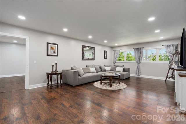114 Nesting Ridge, Waynesville, NC 28785