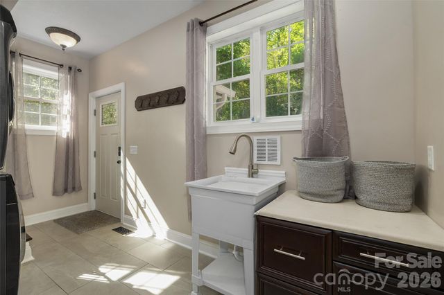 114 Nesting Ridge, Waynesville, NC 28785