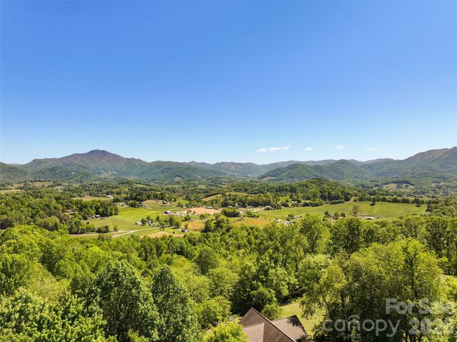 114 Nesting Ridge, Waynesville, NC 28785