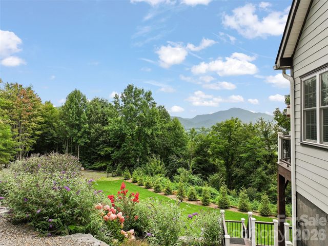 114 Nesting Ridge, Waynesville, NC 28785