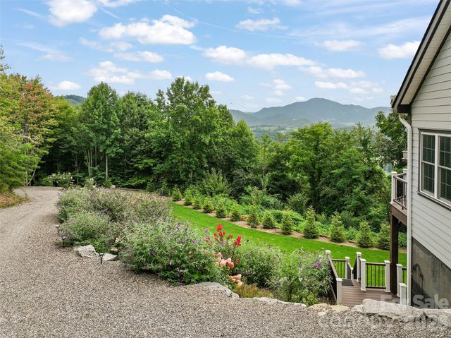 114 Nesting Ridge, Waynesville, NC 28785