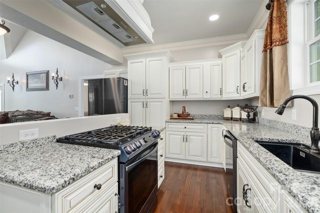 114 Nesting Ridge, Waynesville, NC 28785