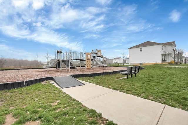 261 Crestview Court, Pickerington, OH 43147