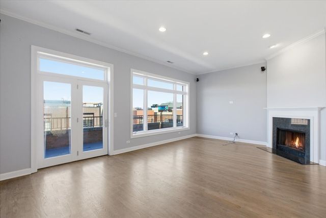 1935 W Belmont Avenue 4, Chicago, IL 60657