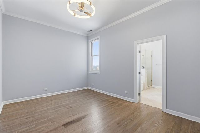 1935 W Belmont Avenue 4, Chicago, IL 60657