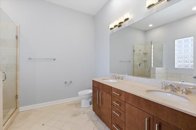 1935 W Belmont Avenue 4, Chicago, IL 60657