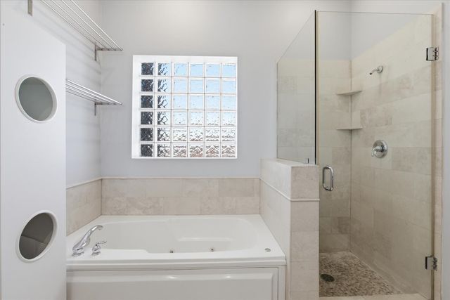 1935 W Belmont Avenue 4, Chicago, IL 60657