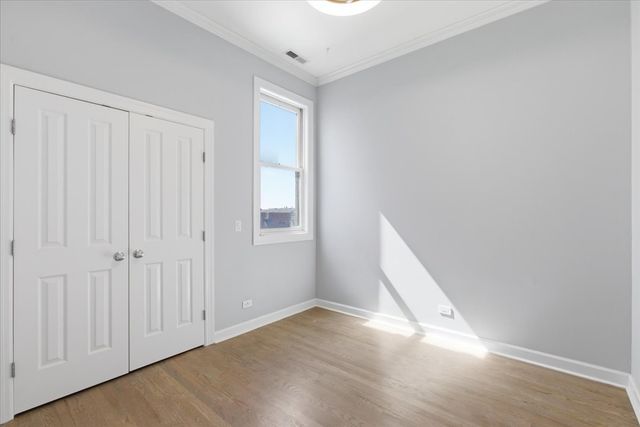 1935 W Belmont Avenue 4, Chicago, IL 60657