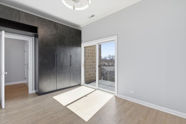 1935 W Belmont Avenue 4, Chicago, IL 60657