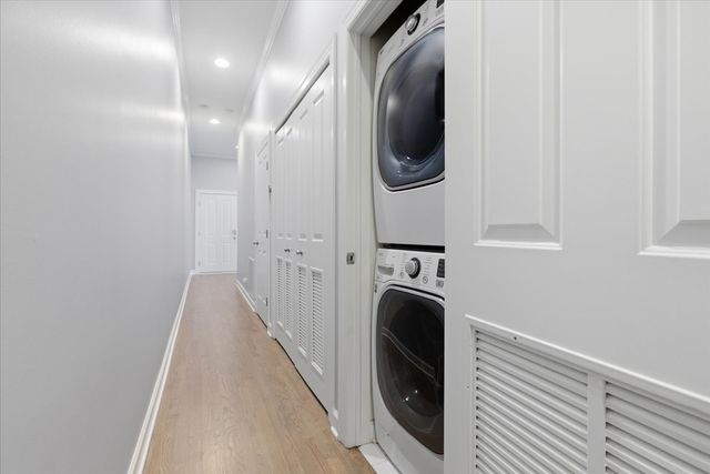 1935 W Belmont Avenue 4, Chicago, IL 60657