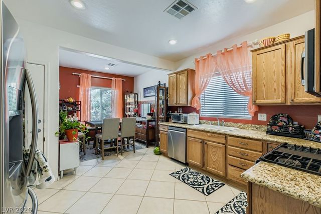 2508 Mourning Warbler Avenue, North Las Vegas, NV 89084